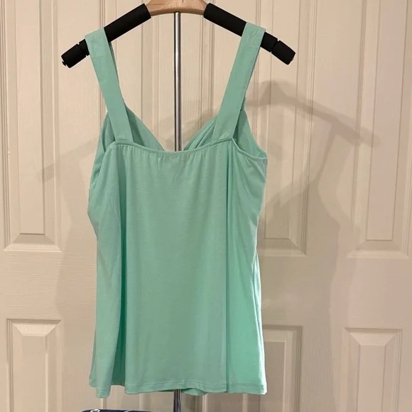 Harlow & Rose Mint Green Sleeveless Top - Picture 3 of 4